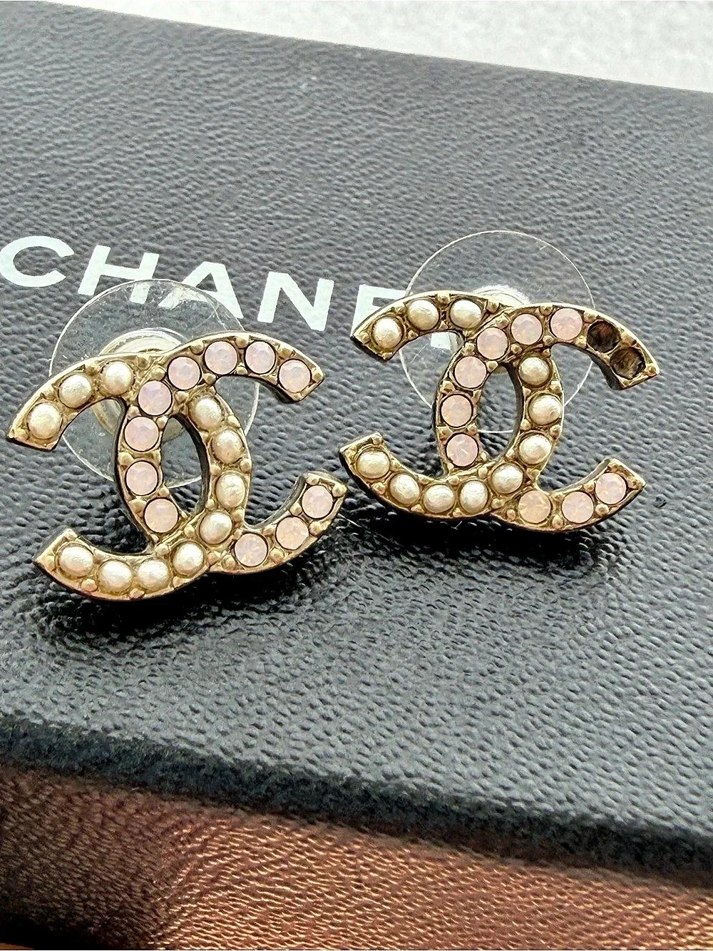 💯 AUTHENTIC Chanel CC Pink Crystal and Faux Pearl Stud Earrings